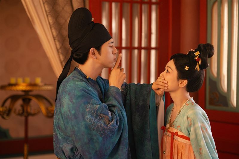 《國色芳華》楊紫(右)和李現(左)劇中有精彩對手戲。(圖/愛爾達提供)