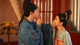 《國色芳華》楊紫（右）和李現（左）劇中有精彩對手戲。（圖／愛爾達提供）