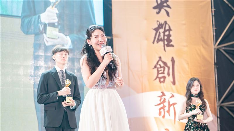 三度拿下事業總監業績冠軍,謝晴安總監最感謝一起打拚的團隊夥伴們
