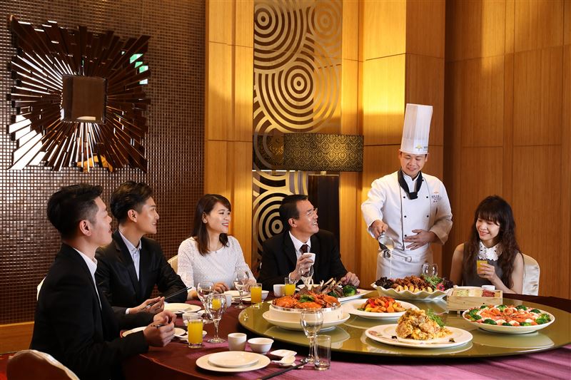花蓮福容父親節桌菜，起桌價$6,800+10%。（圖／飯店旅宿業者提供）