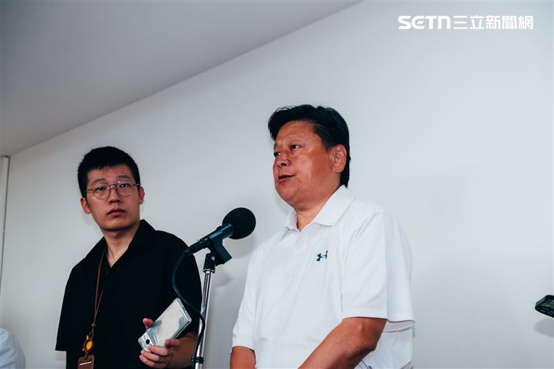 傅崐萁則說,面對關稅和匯損衝擊,這時就需要擴大內需,而普發現金就是最重要的基石。(圖/記者楊士誼攝影)