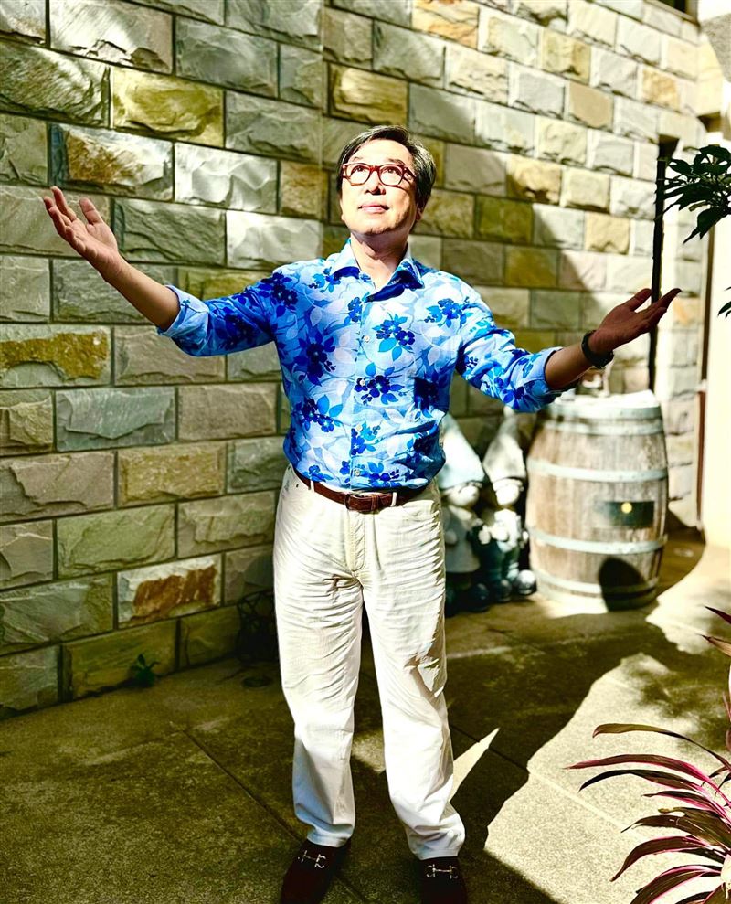 假如有一天我得了失智症！嘉義宋思權醫師臉書貼文感動20萬人，他說：「等我看不懂條文了，它就成為你們愛我的方式」。（圖／翻攝自宋思權醫師臉書）