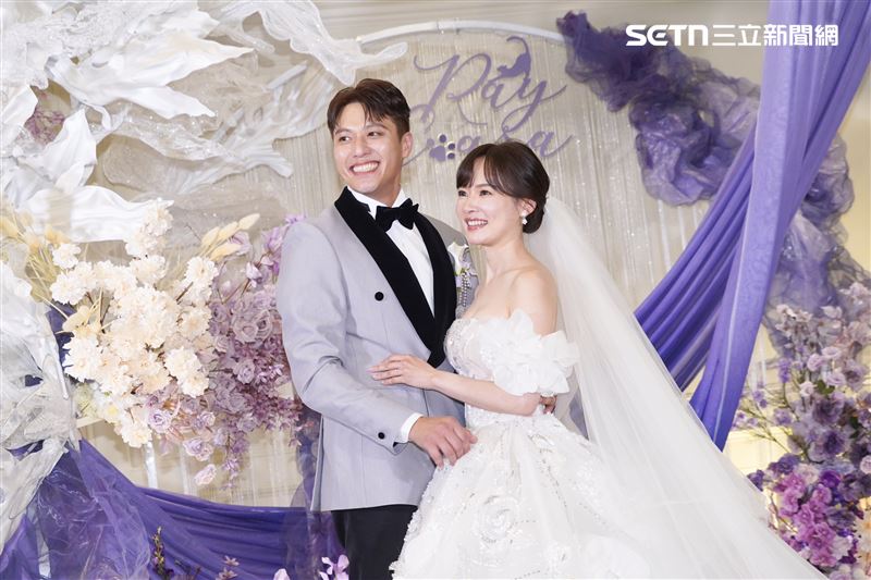 張睿家（左）、黃安若結婚6年終於辦婚禮。（圖／記者趙于瑩攝影）