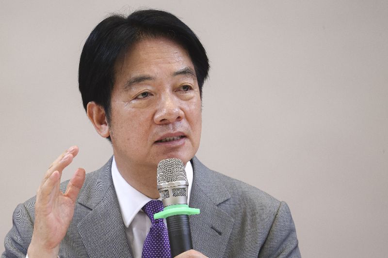 總統賴清德去年召開「因應美國對等關稅政策記者會」說明，並回應媒體提問