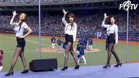 ▲▼雅英、珠珢、珉貞合體！「性感黑絲OL」辣跳骨盆舞　網暈：越勝負的感動（圖／翻攝自YouTube-Fubon Guardians 富邦悍將頻道）

