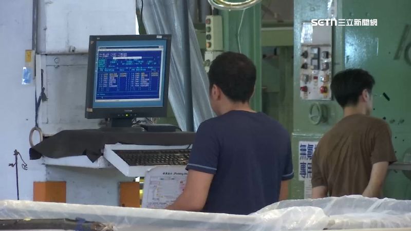 不少傳產業者趕在美國20%關稅生效前,急著加班趕工