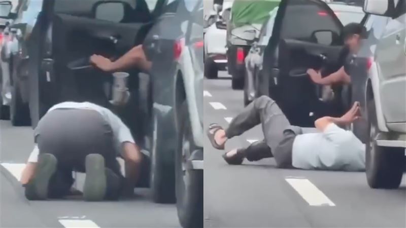 男子詭異「磕頭、鑽車底」結局反轉超暖心