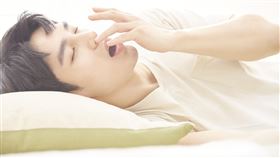 打鼾是睡眠呼吸中止症最常見的症狀之一，研究指出睡眠呼吸中止症會提升死亡風險達2.5倍。（圖／科林提供）