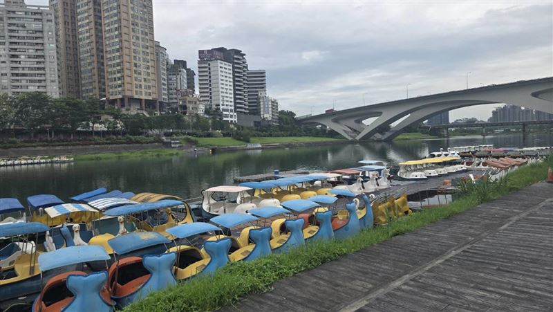 碧潭吊橋下發現少年遺體。（圖／翻攝畫面）