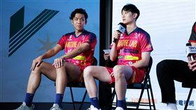 ▲熱身賽賽事記者會特別邀請到東京巨熊兩位好手柳田將洋、大竹壹青來台。（圖／TPVL提供） 