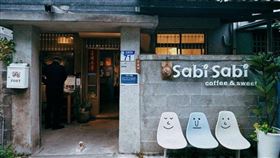 花蓮的咖啡店先前曾表示，罷免失敗就關店。（圖／翻攝自SabiSabi CoffeeSweets 花蓮老宅神級肉桂捲臉書）