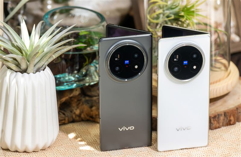 vivo攜手三大電信、全台官方體驗店與指定電商平台，推出一系列早鳥購機方案與加碼優惠