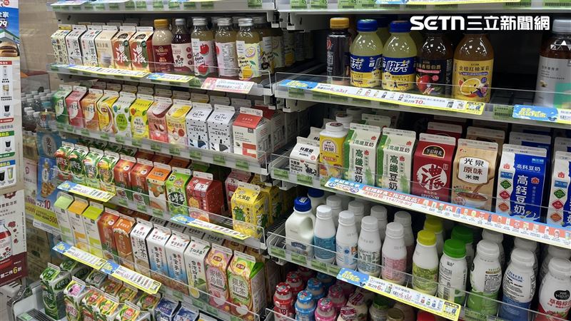 有網友驚喜發現超商1款飲料堅守10元價位。（示意圖／記者朱祖儀攝影）
