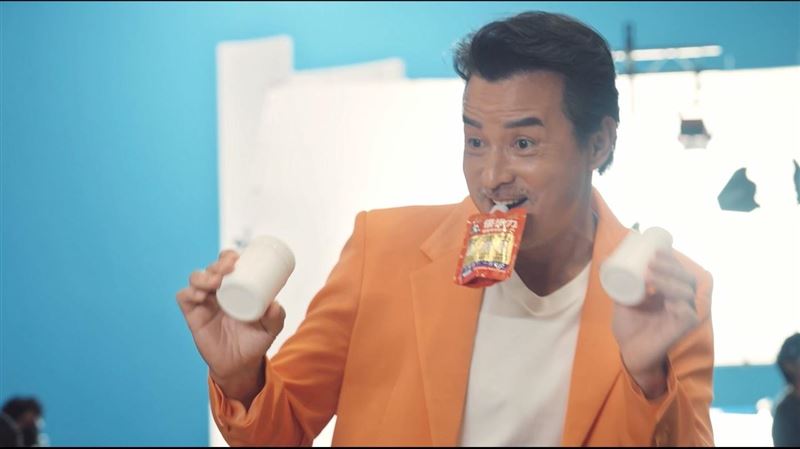 李銘順為保健產品代言。(圖/公關提供)