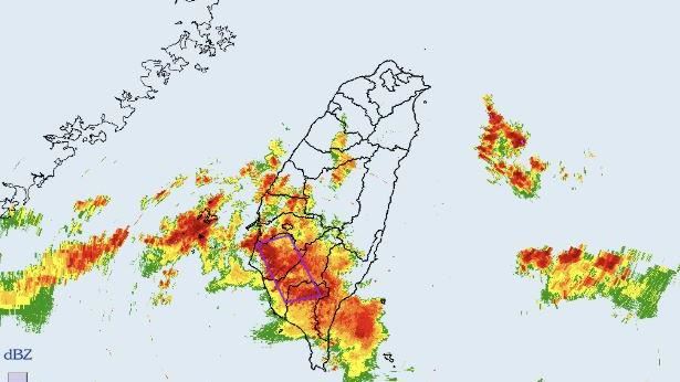 新／12縣市豪雨特報　4地區防大雷雨