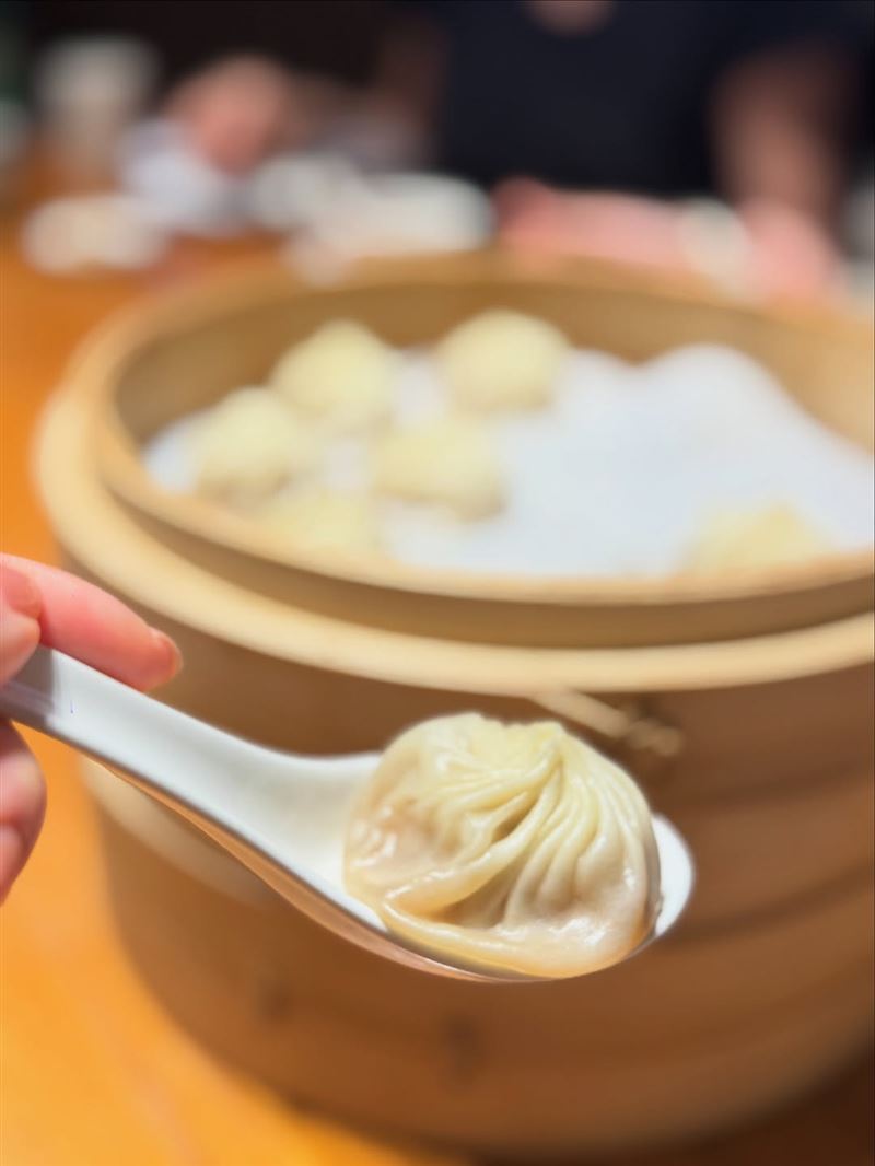 麻衣兒子學中文進步神速,「我想要吃小籠包」。(圖/翻攝自麻衣IG)