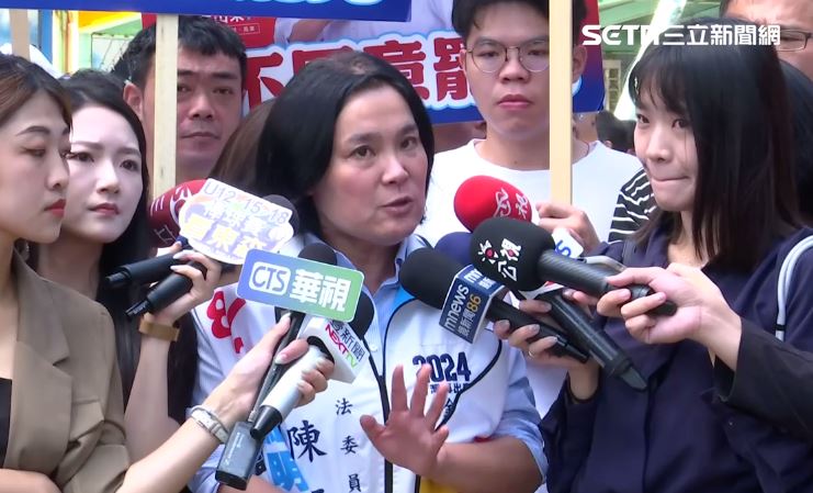 陳玉珍表示,行政院版法案送到立法院來以後,立院可以按照百姓需求來修法。如藍營最早認為國土韌性預算的1千億,「我們可以把那個修掉啊,換成普發現金一萬元」