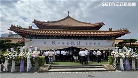 勇消張敬謙今（2）日告別式，生前親友、同事都紛紛到場致意。（圖／記者黃翎瑄攝）