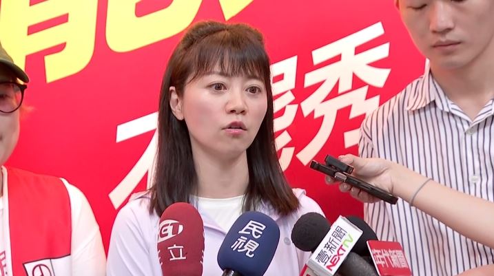 民進黨前立委高嘉瑜參與「港湖罷秀」車掃謝票。(圖/翻攝畫面)