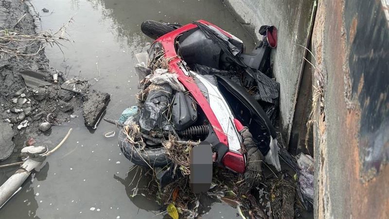 雲林離奇墜溝意外！男騎車摔大排水溝溺斃