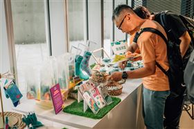 We TAIWAN吉祥物a-We初登大阪掀熱潮（圖／文化部提供）