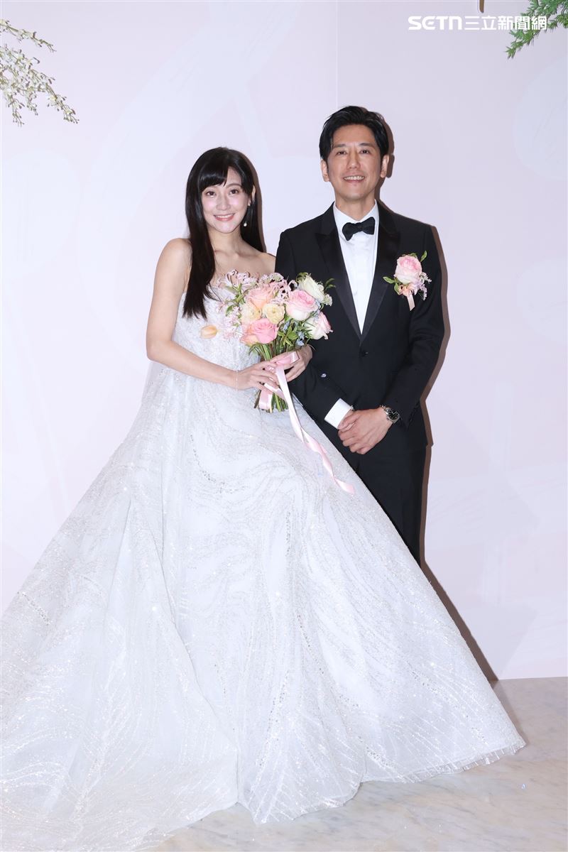 音樂精靈林逸欣(Shara)歷經三年疫情延宕,終於和科技業老公Tony甜蜜舉辦婚禮。(圖/記者鄭孟晃攝影)