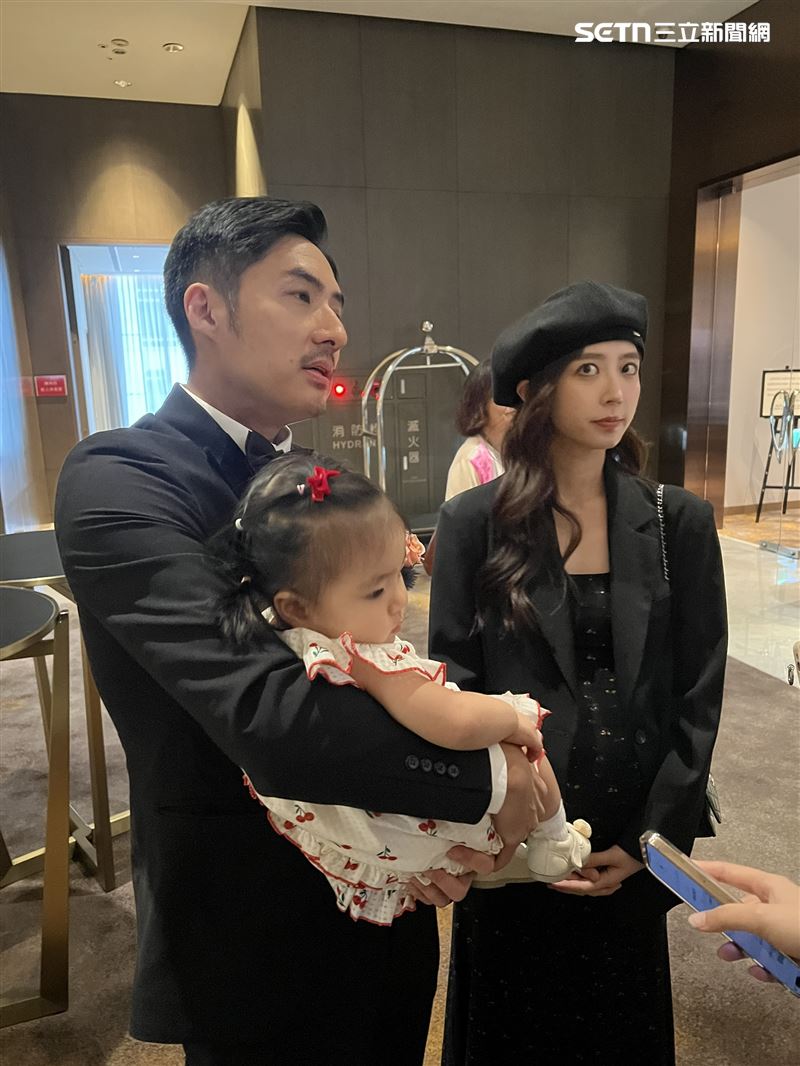 洪詩和老公李運慶參加婚禮。(圖/記者鄭孟晃攝影)