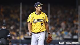 ▲中職36年例行賽，中信兄弟先發投手鄭浩均5局失3分退場。（圖／記者劉彥池攝影）