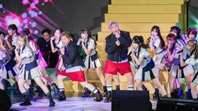 胡瓜與歐弟跳16蹲（圖／萬星傳播提供）