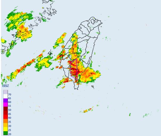 目前中南部地區對流旺盛發展,易有打雷、閃電與劇烈降雨。(圖/氣象署)