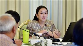 因應美國對等關稅  泰國總理貝東塔主持會議美國總統川普先前宣布對等關稅稅率，泰國榜上有名。泰國總理貝東塔在8日的內閣會議召集相關部會商討對策。（泰國總理府提供）中央社記者呂欣憓曼谷傳真  114年4月8日