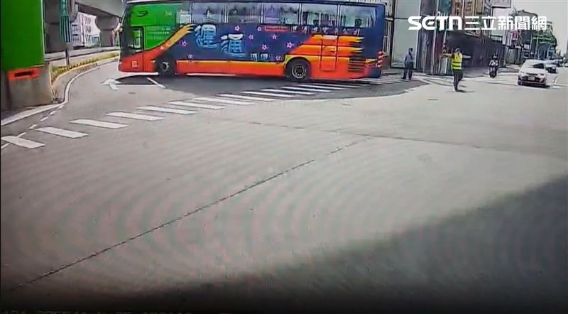 桃園市蘆竹區7月30日下午發生一起死亡車禍。（圖／翻攝畫面）