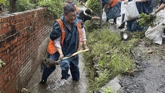 何博文率志工救災全身泥　新北議員吐真相