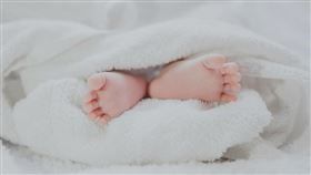 美國一對夫婦透過領養胚胎的方式產子，而該顆胚胎已被保存了31年才重新拿出來使用。（取自Unsplash）