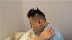 蹦闆開完刀（圖／翻攝蹦闆YT）