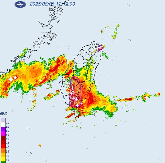 中央氣象署針對新北市、宜蘭縣發布大雷雨即時訊息。(圖/氣象署)
