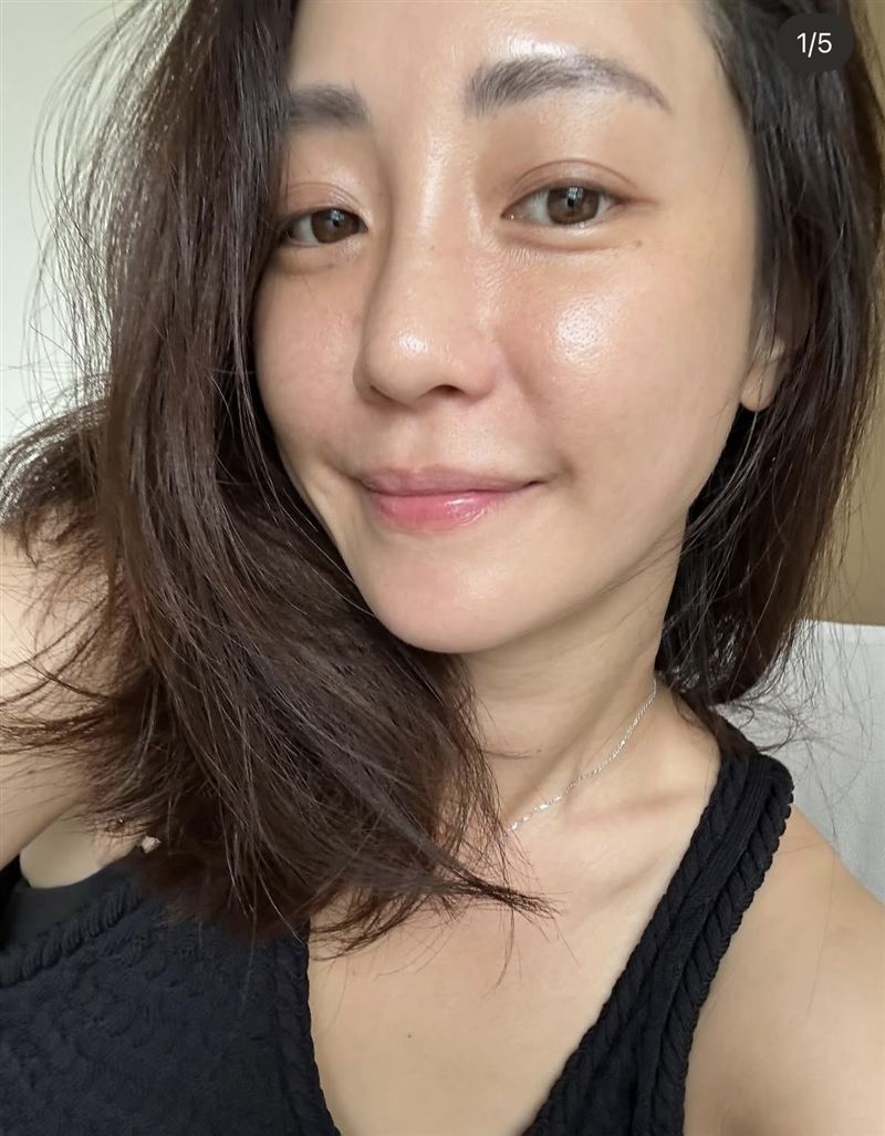 謝欣穎曬出近距離自拍照。（圖／翻攝自ig）