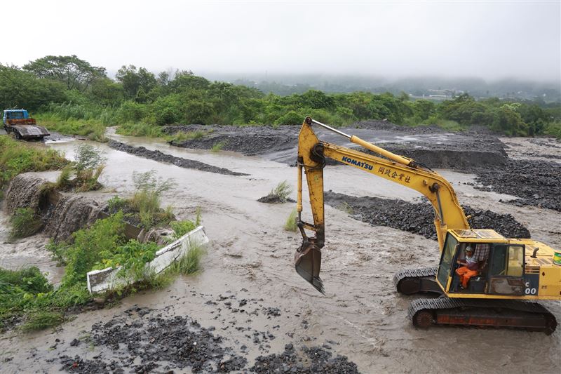 黃捷說，災後重建刻不容緩！爭取0728豪雨納入丹娜絲颱風災後重建特別條例。（圖／翻攝自陳其邁臉書）