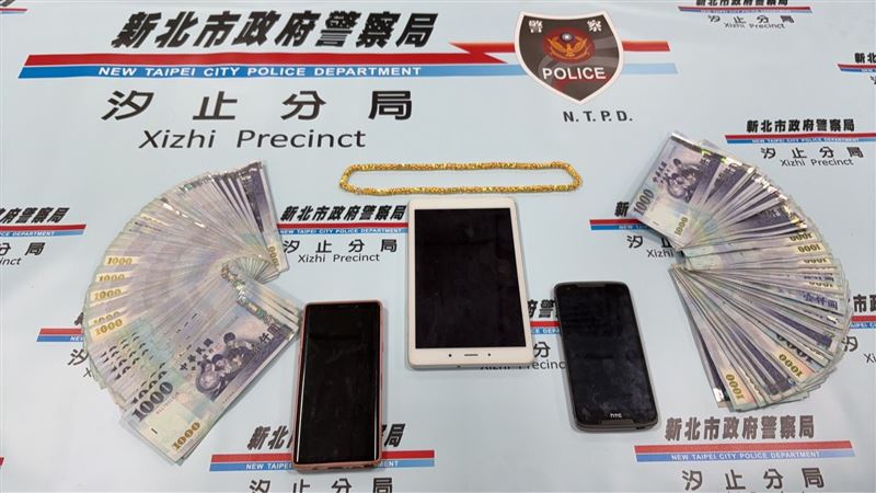 詹男還轉手變賣金飾,獲得16萬多元的贓款。(圖/翻攝畫面)