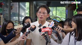 ▲民眾黨舉辦社區充氣城堡夏日派對活動，黃國昌會前接受媒體聯訪。（圖／翻攝畫面）