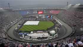 ▲大聯盟「賽道經典賽」因雨勢過大改4日雙重賽進行。（圖／美聯社／達志影像）
