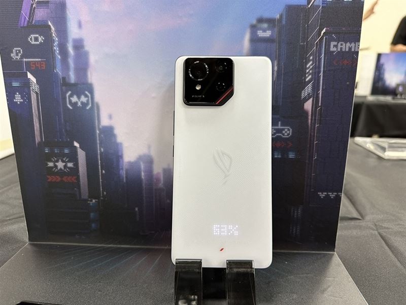 ROG Phone 9熱銷中，指定極光白限定降4千