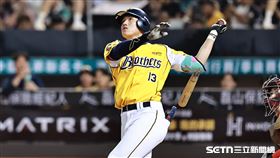 ▲中職36年例行賽，中信兄弟左外野手許庭綸。（圖／記者劉彥池攝影）
