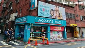 磁磚剝落。（圖／台北市建管處提供）