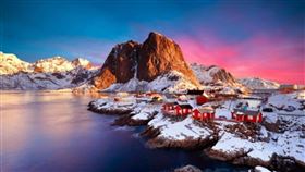 ▲世界最美島嶼夏日永晝 居民憂遊客過多損生態。（圖／翻攝雄獅旅遊官網）