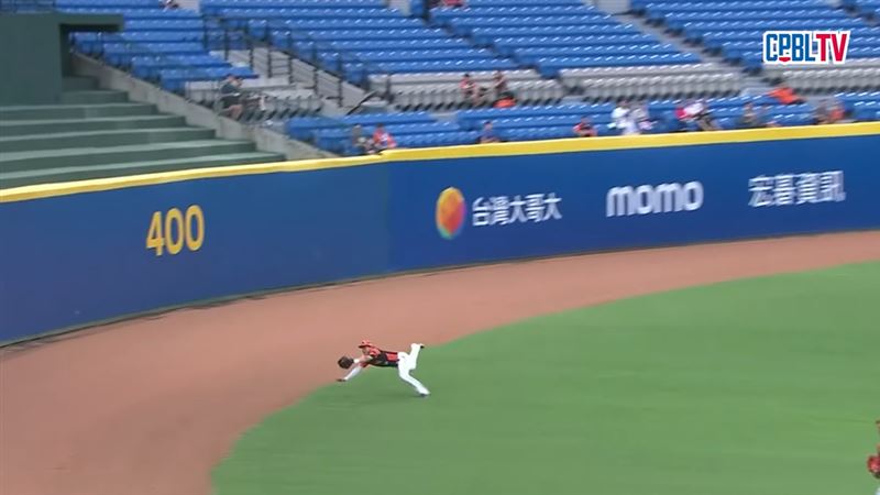 陳傑憲大秀超狂跳接 張育成被接殺都鼓掌