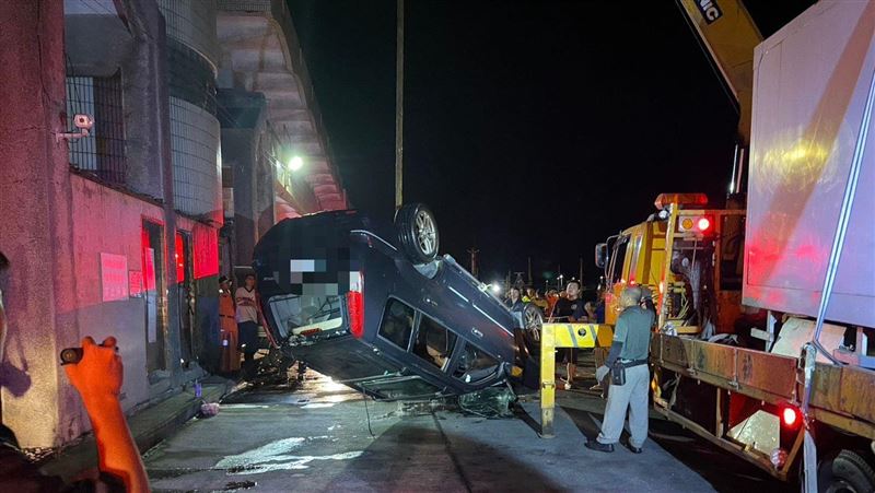 新/南寮漁港休旅車墜海 男掛車上溺斃