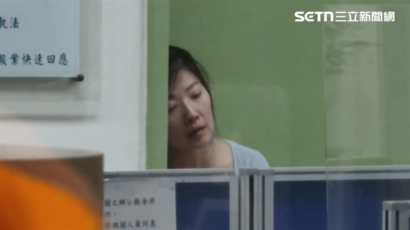 侯沁潔3日晚間開車衝撞巡邏員警被逮捕。（圖／翻攝畫面）