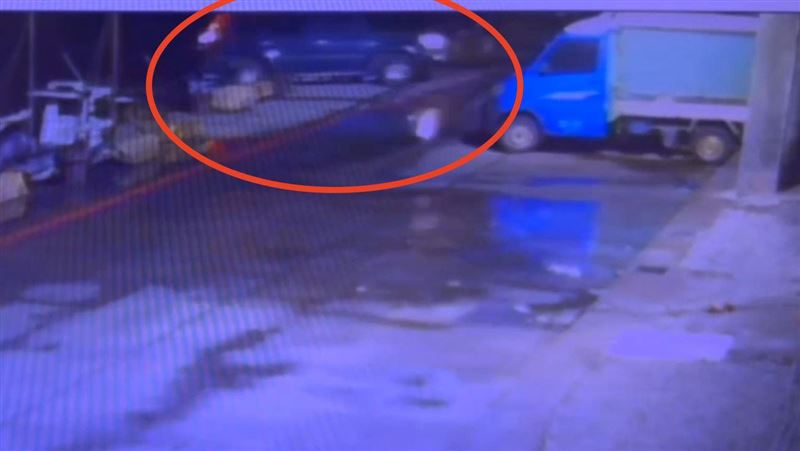 南寮漁港看釣魚「倒車墜港」溺斃 畫面曝