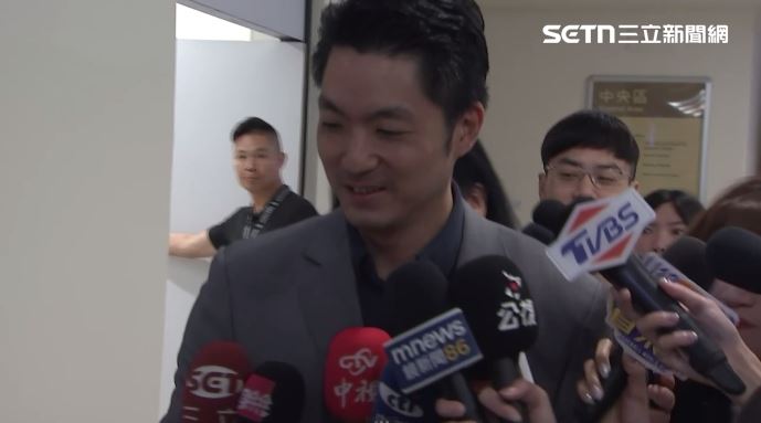 蔣萬安被問到大寶個資恐遭到外洩，並未正面回應。（圖／翻攝畫面）